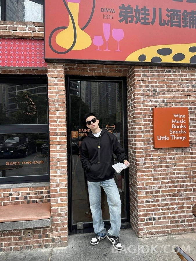 베르사체 베르사체 메두사 자수 로고 후드 맨투맨 상세 이미지