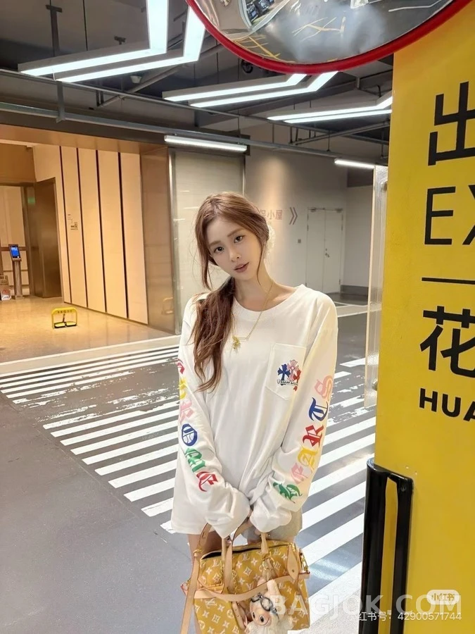 크롬하츠 크롬하츠 멀티 컬러 크로스 포켓 긴팔 티셔츠 상세 이미지
