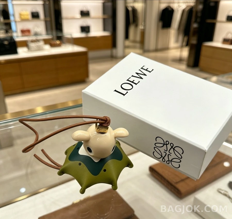 로에베 로에베 카모플라쥬 덤보 키링 상세 이미지