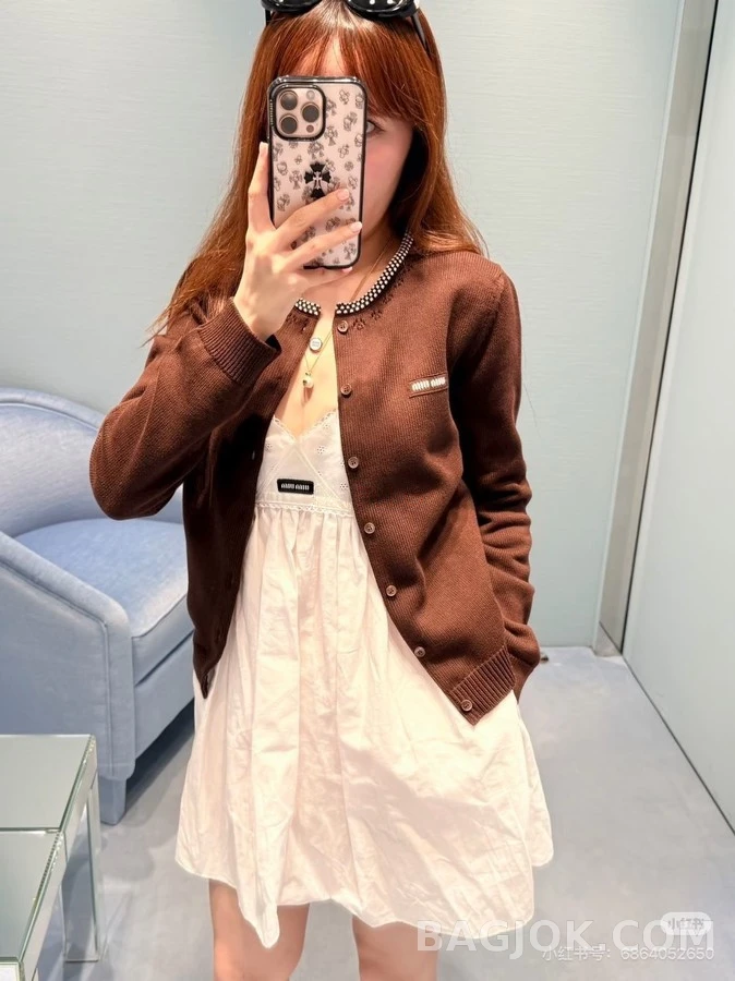 미우미우 미우미우 자수 펀칭 카라 니트 가디건 상세 이미지