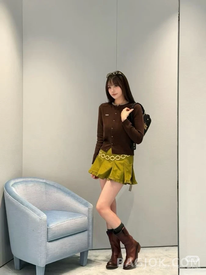 미우미우 미우미우 자수 펀칭 카라 니트 가디건 상세 이미지