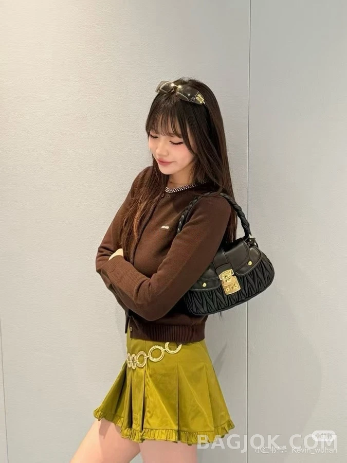 미우미우 미우미우 자수 펀칭 카라 니트 가디건 상세 이미지