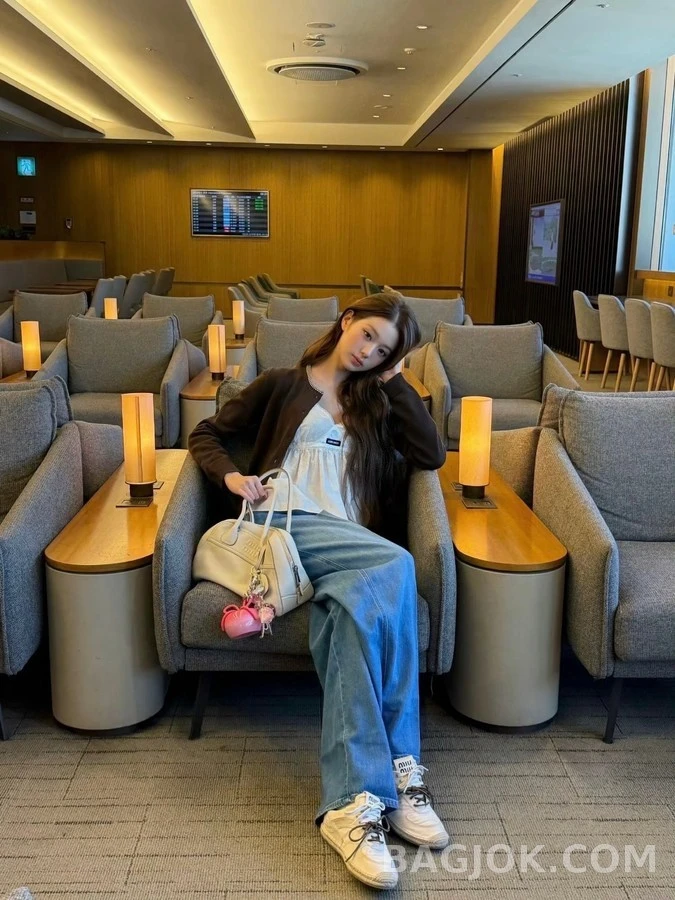 미우미우 미우미우 레트로 펀칭 라운드넥 가디건 상세 이미지