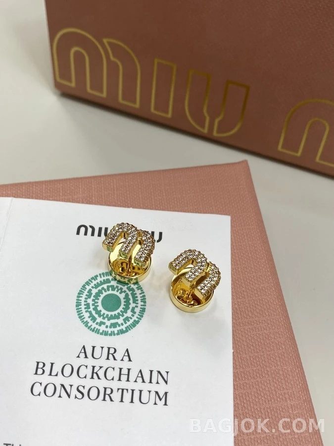 미우미우 미우미우 M 로고 다이아몬드 귀걸이 상세 이미지