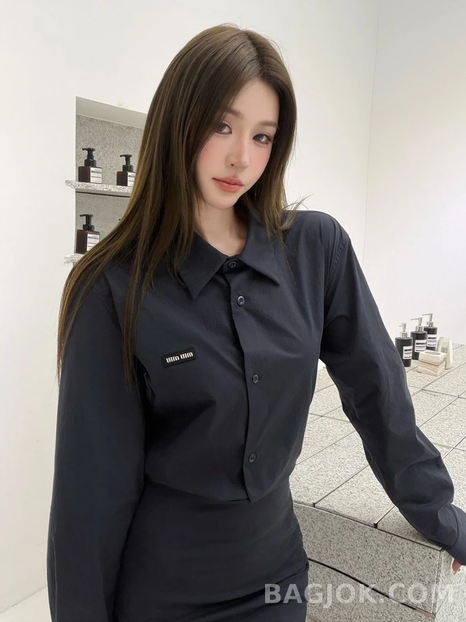 미우미우 미우미우 로고 태그 셔츠 상세 이미지