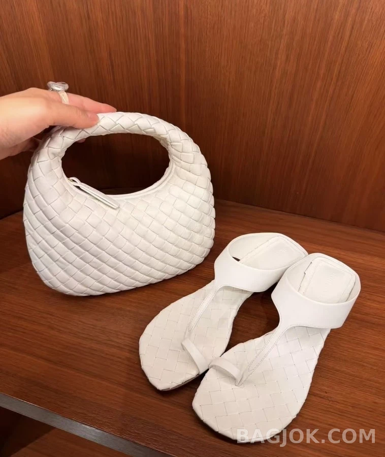 보테가베네타 보테가 베네타 위빙 텍스처 뮬 샌들 상세 이미지