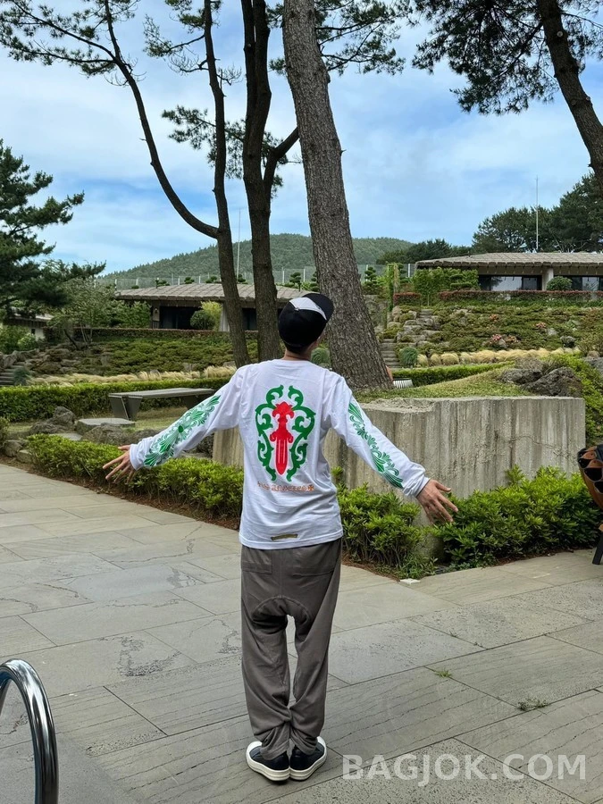 크롬하츠 크롬하츠 LA 한정 스크롤 긴팔 티셔츠 상세 이미지