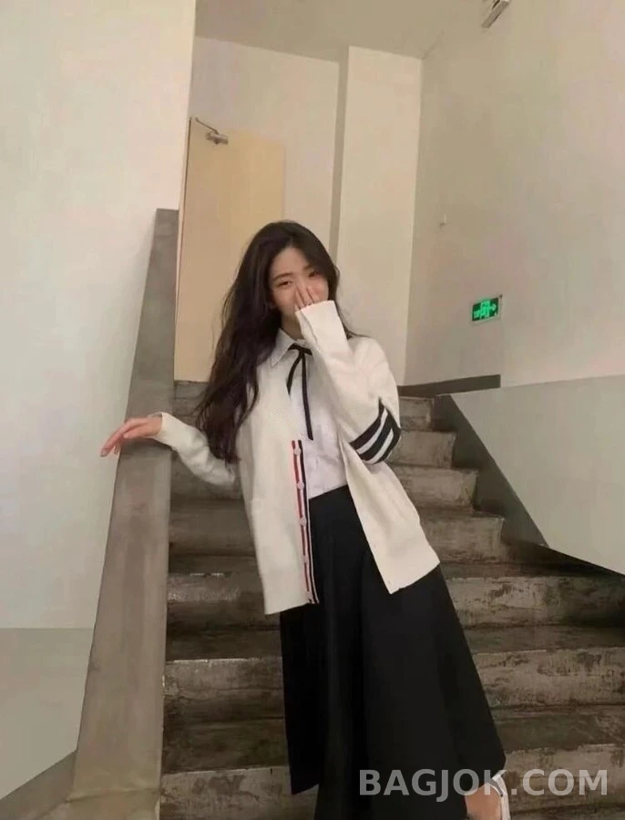 톰브라운 톰브라운 포바 스트라이프 브이넥 가디건 상세 이미지