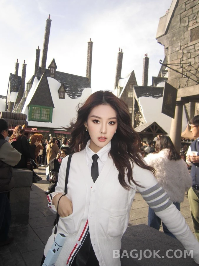 톰브라운 톰브라운 포바 스트라이프 브이넥 가디건 상세 이미지
