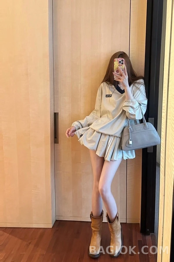 미우미우 미우미우 배색 V넥 나일론 긴팔 티셔츠 상세 이미지