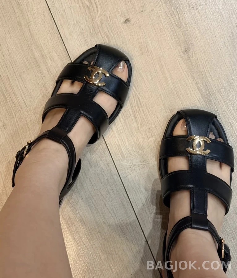 샤넬 샤넬 로고 로마 스트랩 샌들 상세 이미지