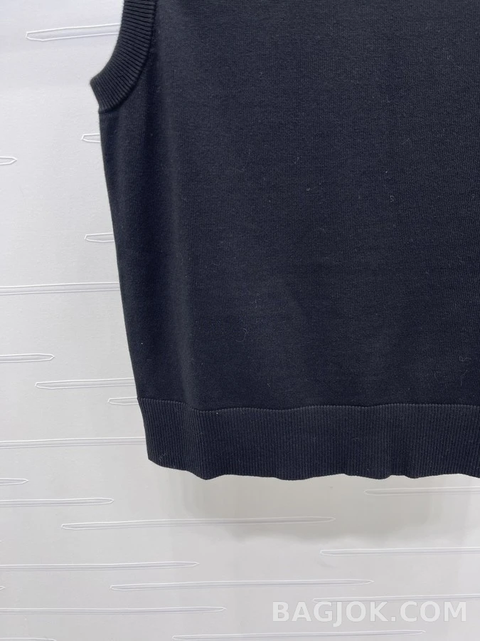 셀린느 셀린느 트리오페 자수 니트 베스트 상세 이미지
