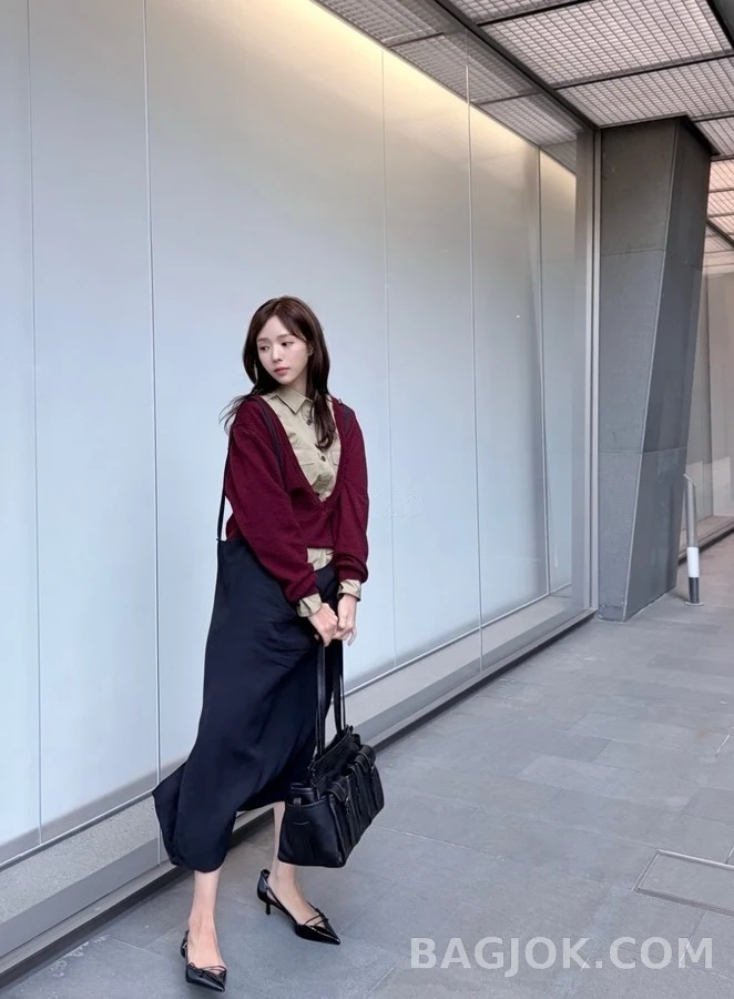 프라다 프라다 페이턴트 미니 보우 스트랩 키튼힐 상세 이미지