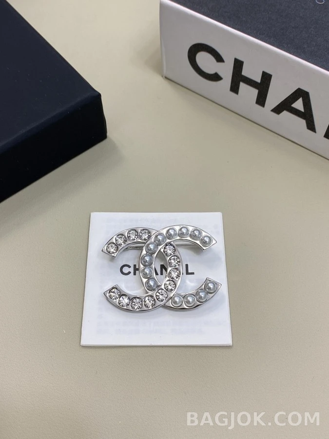 샤넬 샤넬 다이아몬드 진주 더블 C 브로치 상세 이미지