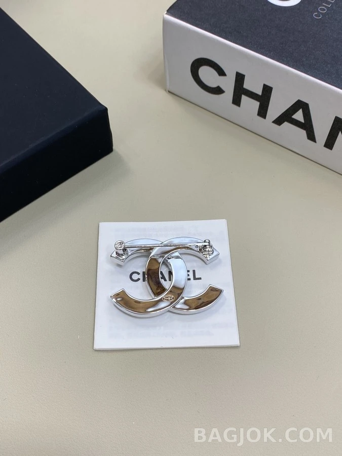샤넬 샤넬 다이아몬드 진주 더블 C 브로치 상세 이미지