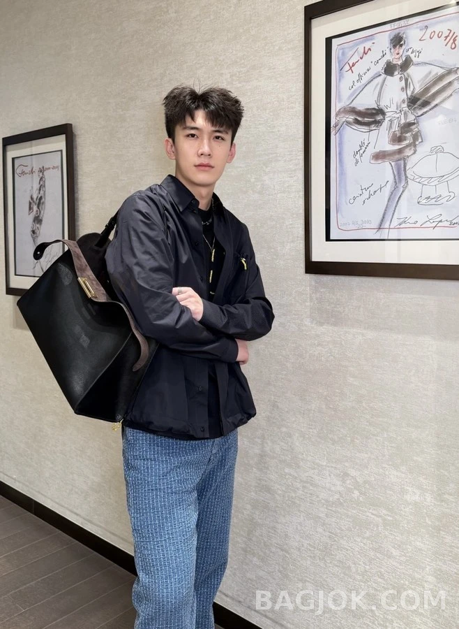 펜디 펜디 드로스트링 긴팔 티셔츠 상세 이미지