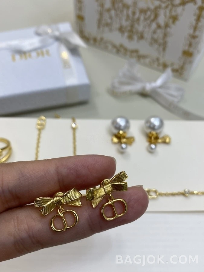 디올 디올 리본 펜던트 귀걸이 상세 이미지
