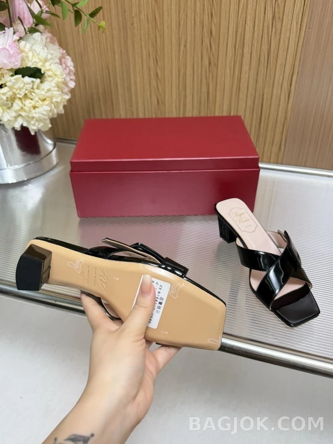 로저 비비에 로저비비에 스퀘어 버클 블록힐 뮬 상세 이미지
