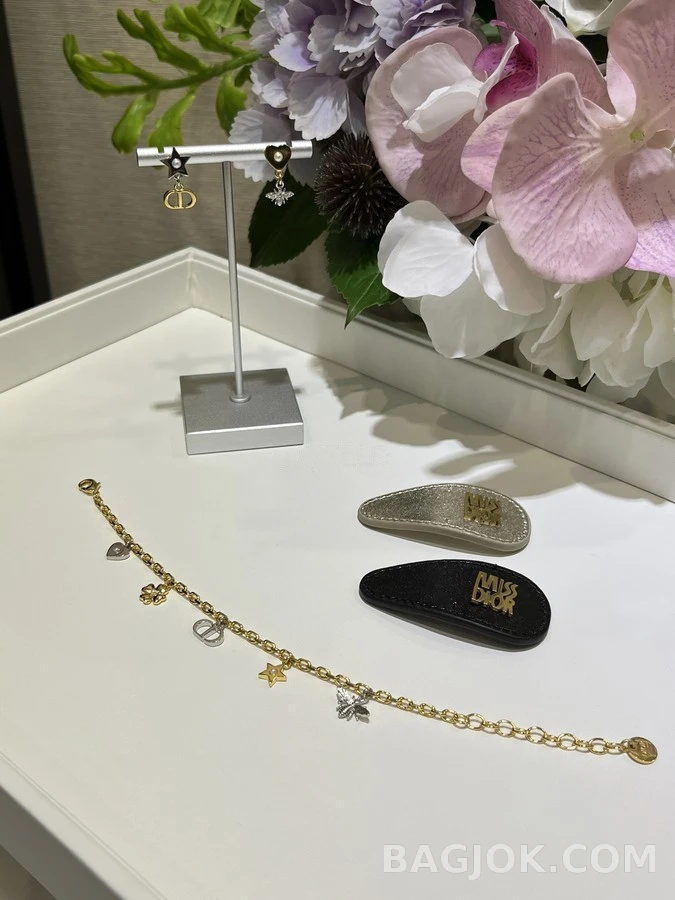 디올 디올 클로버 스타 참 팔찌 상세 이미지