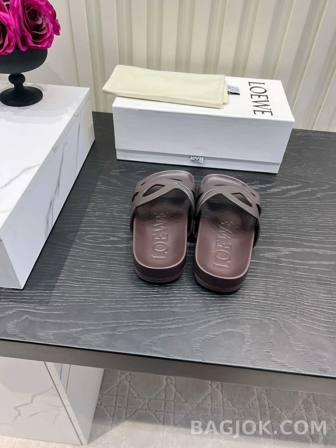 로에베 로에베 컷아웃 슬라이드 상세 이미지