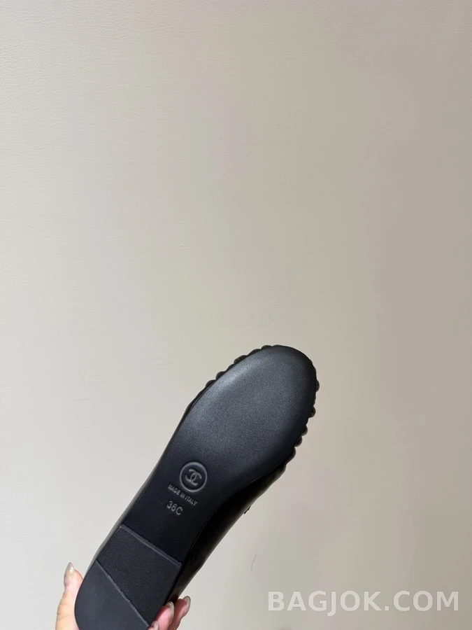 샤넬 샤넬 주름 장식 더블 C 로퍼 상세 이미지