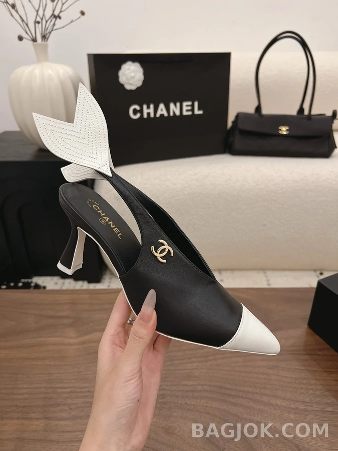 샤넬 샤넬 투톤 윙 디테일 슬링백 힐 상세 이미지