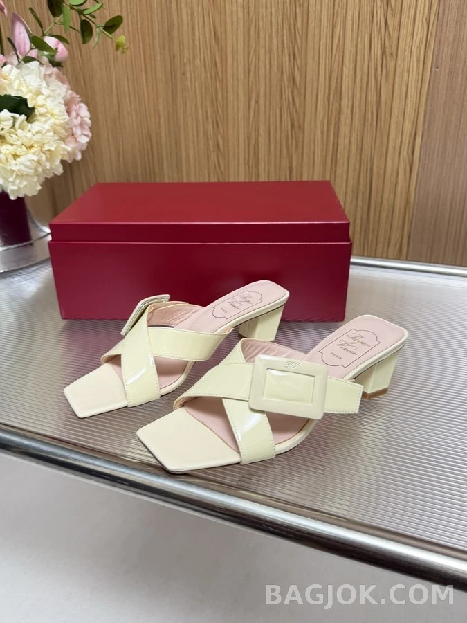 로저 비비에 로저비비에 사각 버클 교차 스트랩 뮬 샌들 상세 이미지