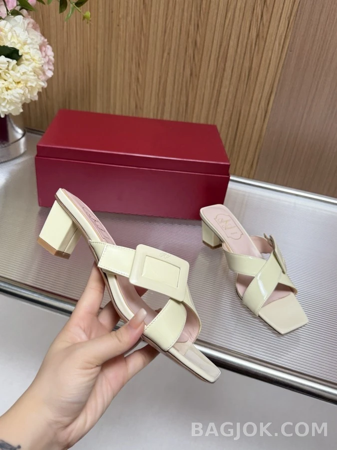 로저 비비에 로저비비에 사각 버클 교차 스트랩 뮬 샌들 상세 이미지