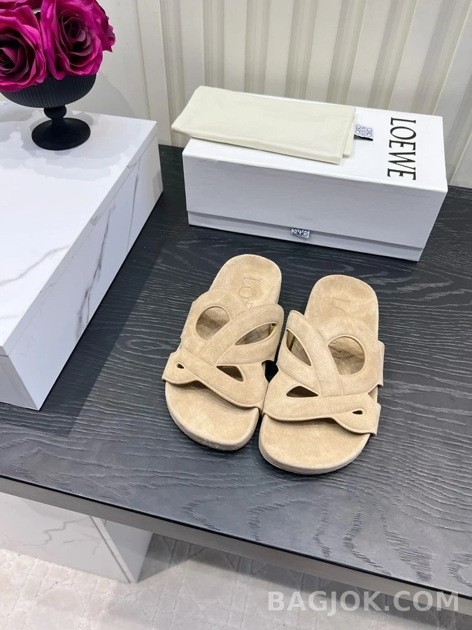 로에베 로에베 스웨이드 컷아웃 슬리퍼 상세 이미지