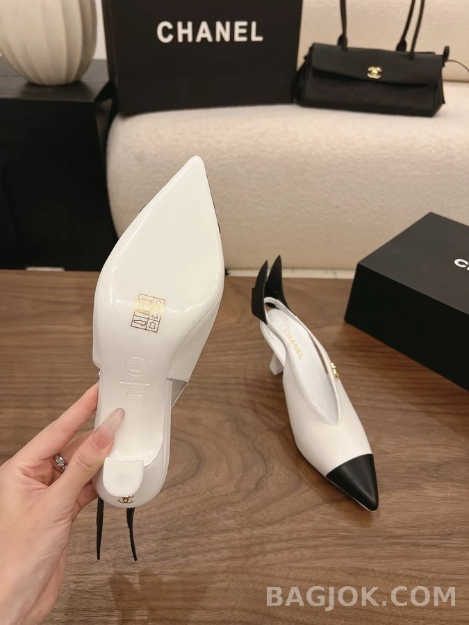 샤넬 샤넬 투톤 핀 디테일 슬링백 힐 상세 이미지