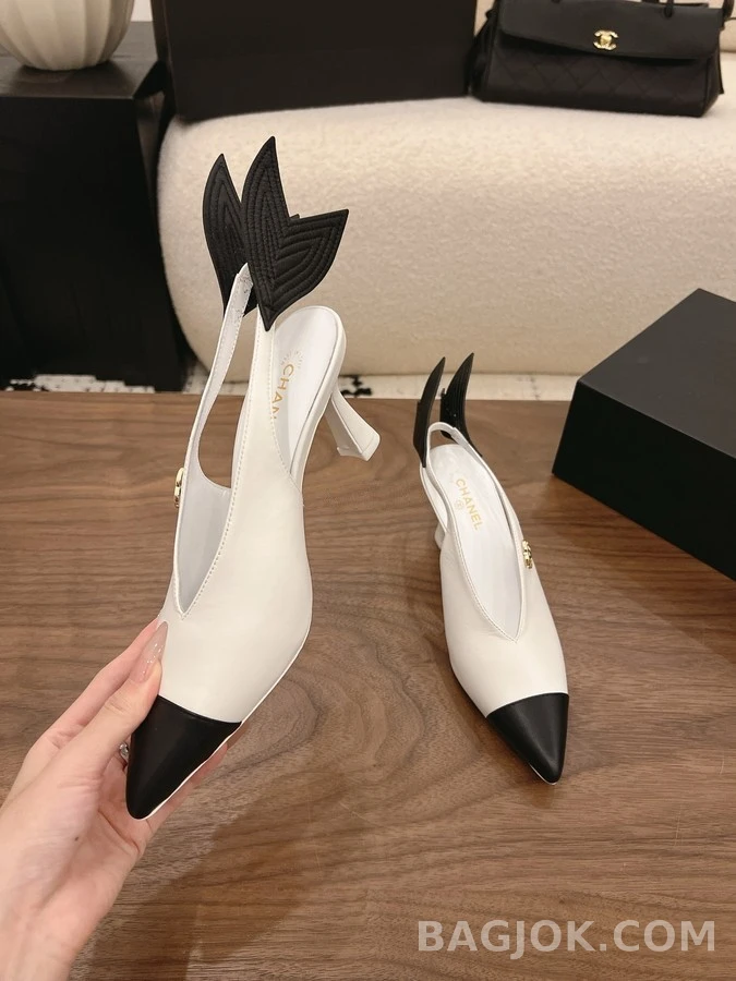 샤넬 샤넬 투톤 핀 디테일 슬링백 힐 상세 이미지