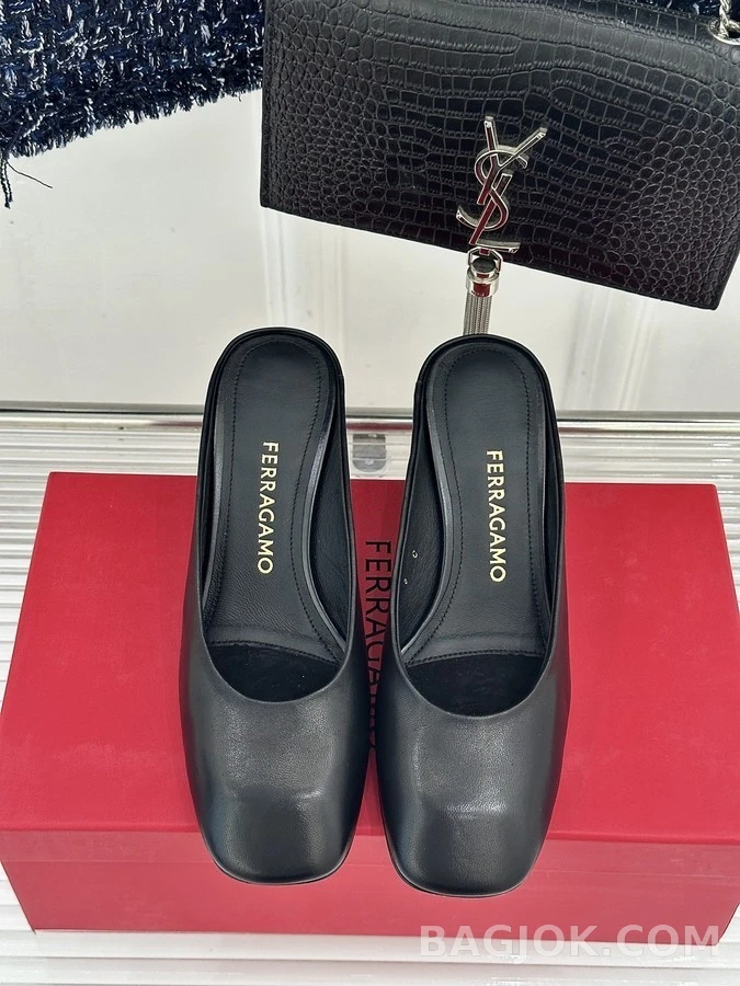 페라가모 페라가모 스퀘어토 간치니 힐 뮬 상세 이미지