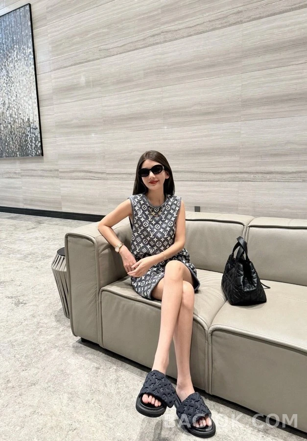 루이비통 루이비통 모노그램 패디드 슬라이드 샌들 상세 이미지