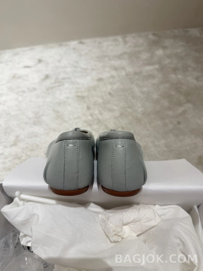 메종 마르지엘라 메종마르지엘라 타비 레더 플랫 상세 이미지