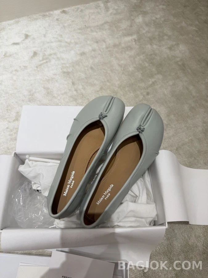 메종 마르지엘라 메종마르지엘라 타비 레더 플랫 상세 이미지