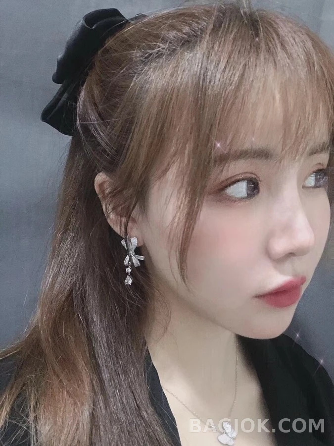 아미 아미 틸다스 보우 다이아몬드 드롭 귀걸이 상세 이미지