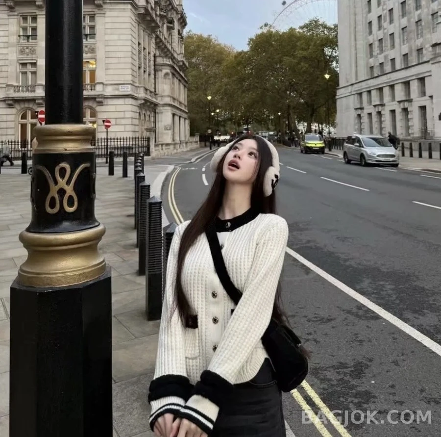 샤넬 샤넬 배색 로고 가디건 상세 이미지