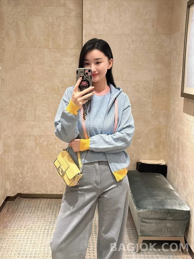 펜디 펜디 배색 니트 후드집업 상세 이미지