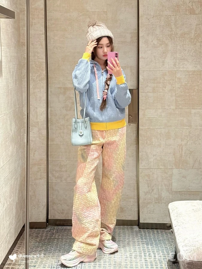 펜디 펜디 배색 니트 후드집업 상세 이미지
