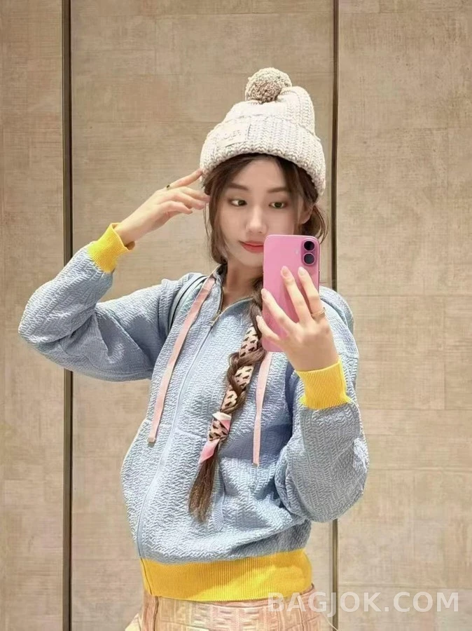 펜디 펜디 배색 니트 후드집업 상세 이미지