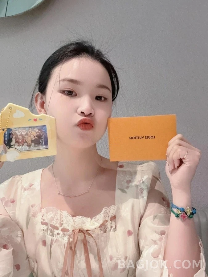 루이비통 루이비통 코드 모노그램 플라워 브레이슬릿 상세 이미지