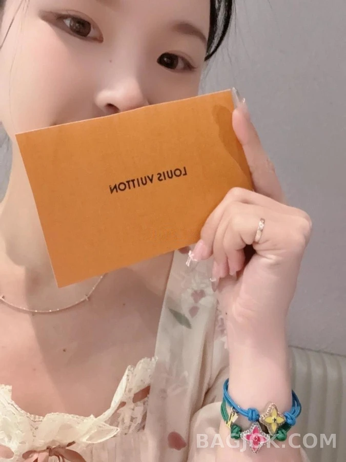 루이비통 루이비통 코드 모노그램 플라워 브레이슬릿 상세 이미지