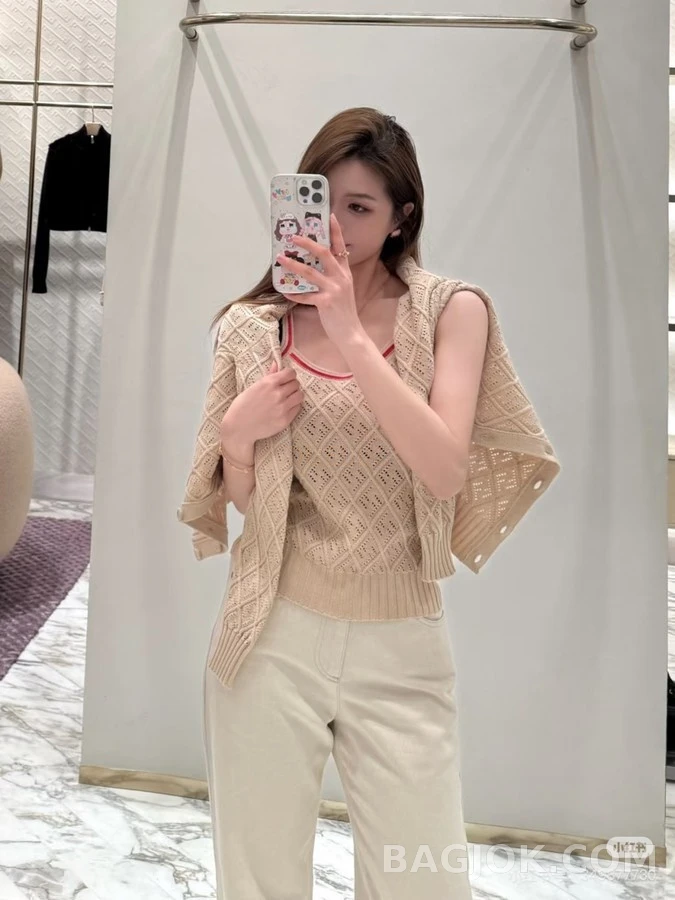 펜디 펜디 펀칭 배색 긴팔 티셔츠 상세 이미지