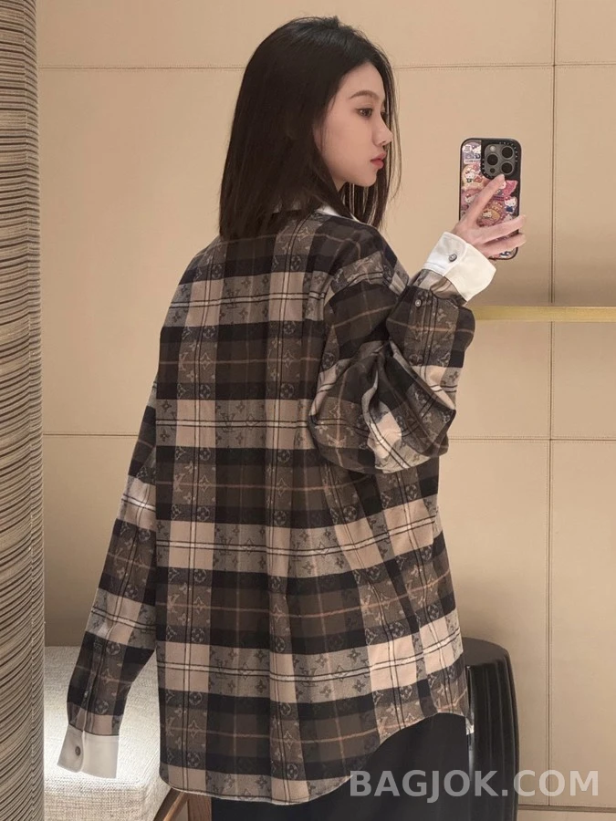 루이비통 루이비통 배색 카라 체크 긴팔 티셔츠 상세 이미지