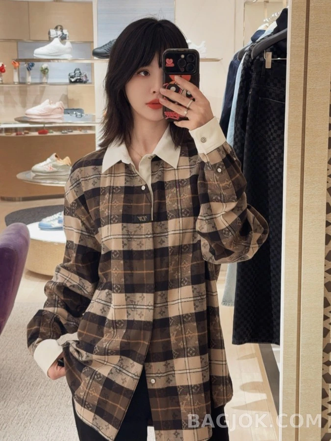 루이비통 루이비통 배색 카라 체크 긴팔 티셔츠 상세 이미지