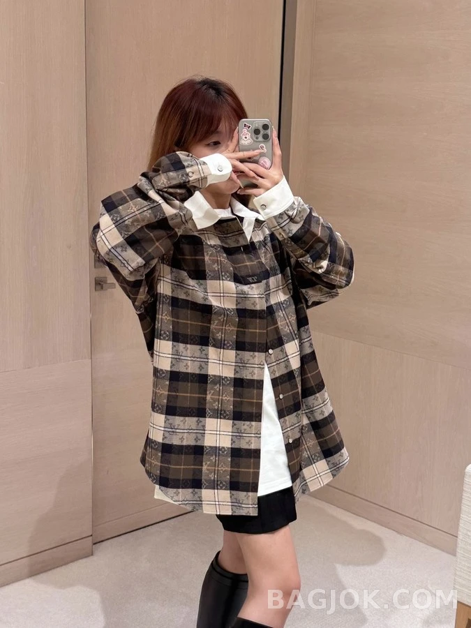 루이비통 루이비통 배색 카라 체크 긴팔 티셔츠 상세 이미지
