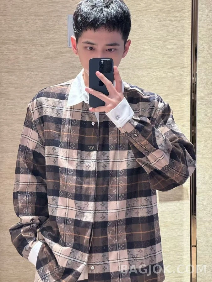 루이비통 루이비통 배색 카라 체크 긴팔 티셔츠 상세 이미지