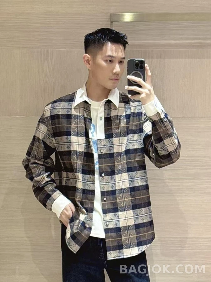 루이비통 루이비통 배색 카라 체크 긴팔 티셔츠 상세 이미지