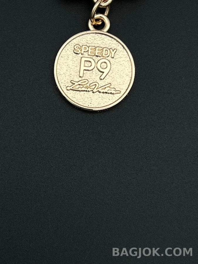 루이비통 루이비통 Speedy P9 말 모티프 키링 상세 이미지
