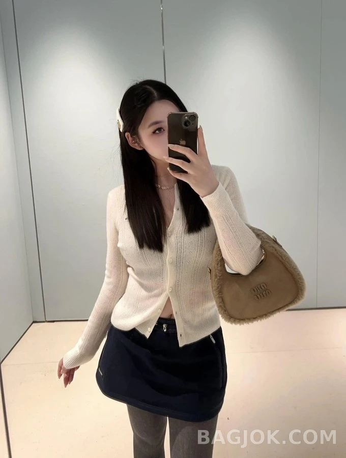 미우미우 미우미우 폴로 카라 니트 가디건 상세 이미지